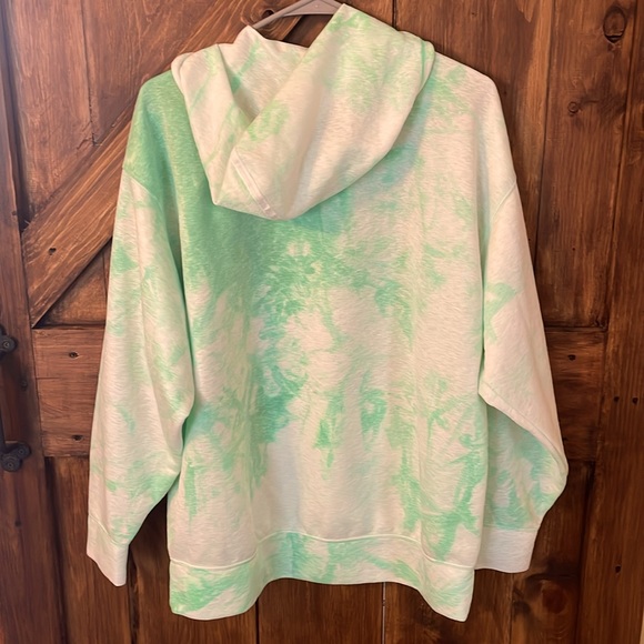 Woman’s Nike Dri Fit Hoodie Teal Medium - Picture 2 of 6